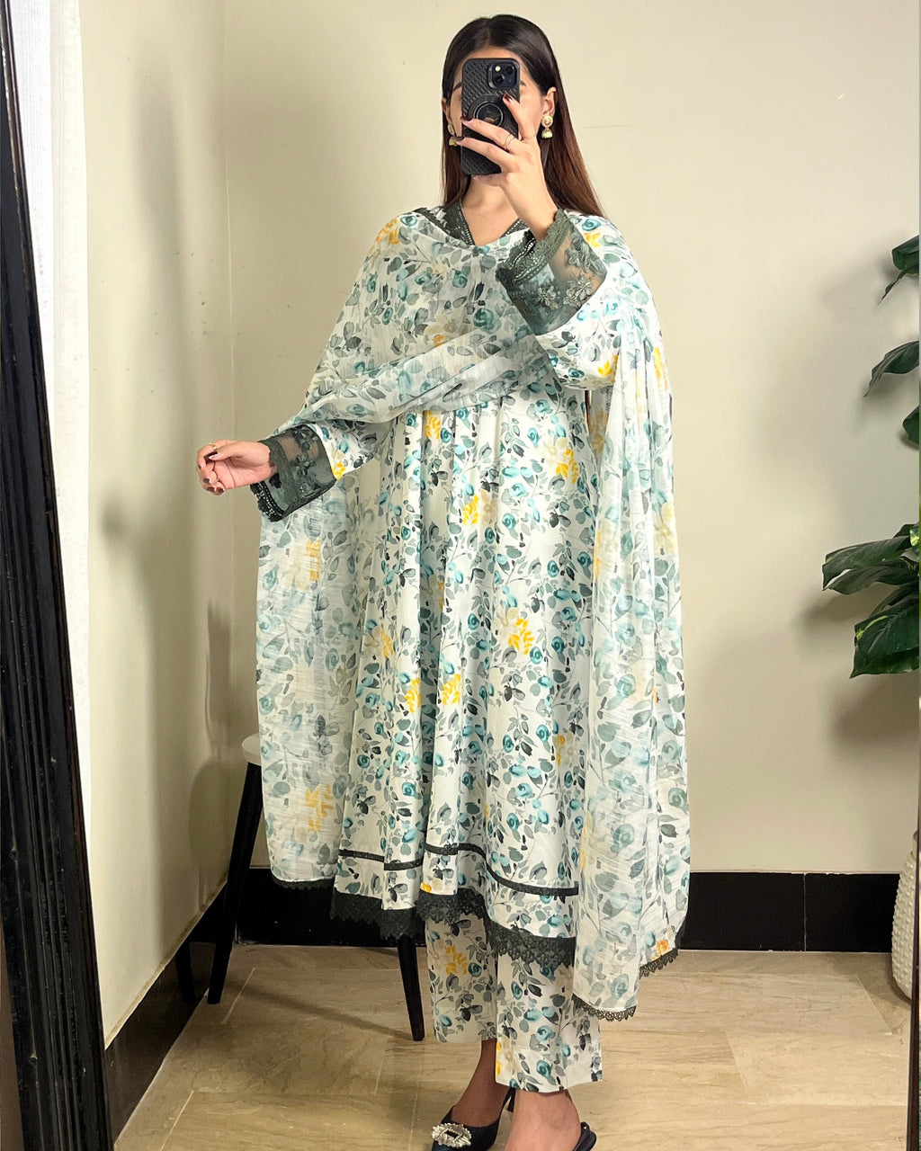 Un-Stitched Printed DD Lawn Green 3 Pcs | DD-PLAWN-026